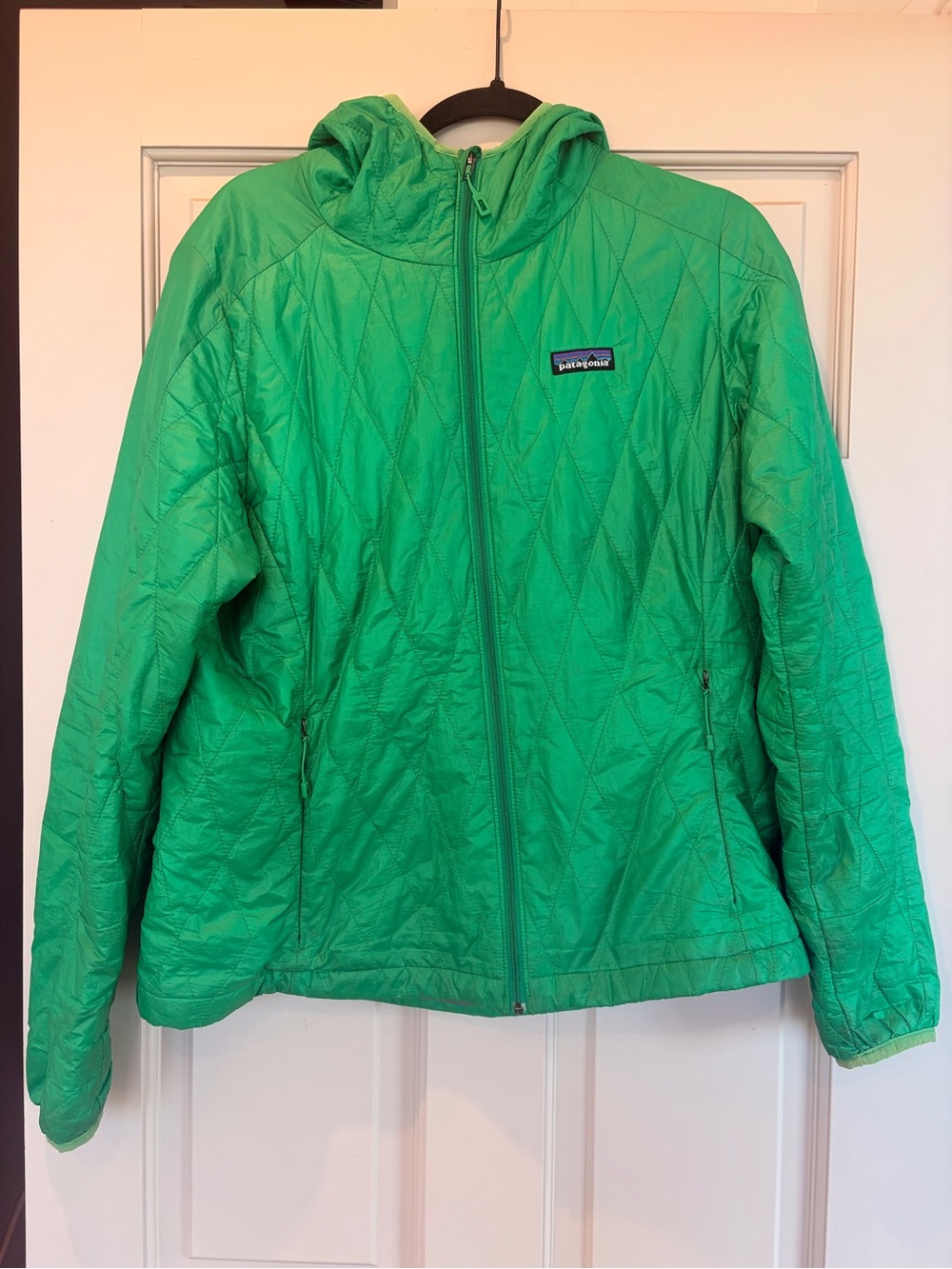 Patagonia Women's Green Quilted Hooded Nanopuff Jacket XL